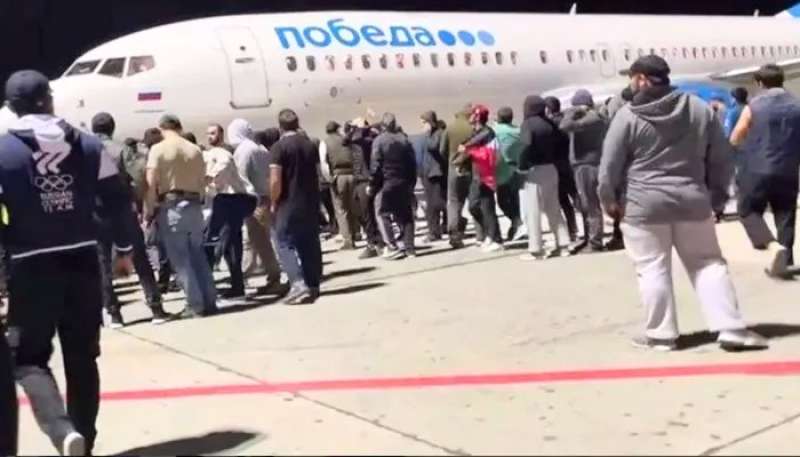 داغستان تعيد فتح المطار بعد الهجوم على إسرائيليين