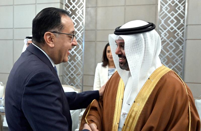 رئيس الوزراء يلتقي وزير المالية والاقتصاد الوطني بمملكة البحرين والوفد المرافق له