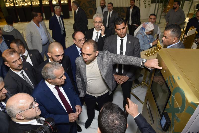 مصيلحي شهد إطلاق أول ماكينة «ATM» لسحب سبائك ذهبية للمواطنين