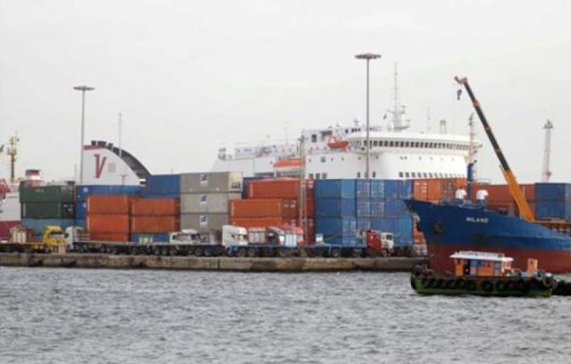 حركة السفن والبضائع والحاويات في ميناء الإسكندرية