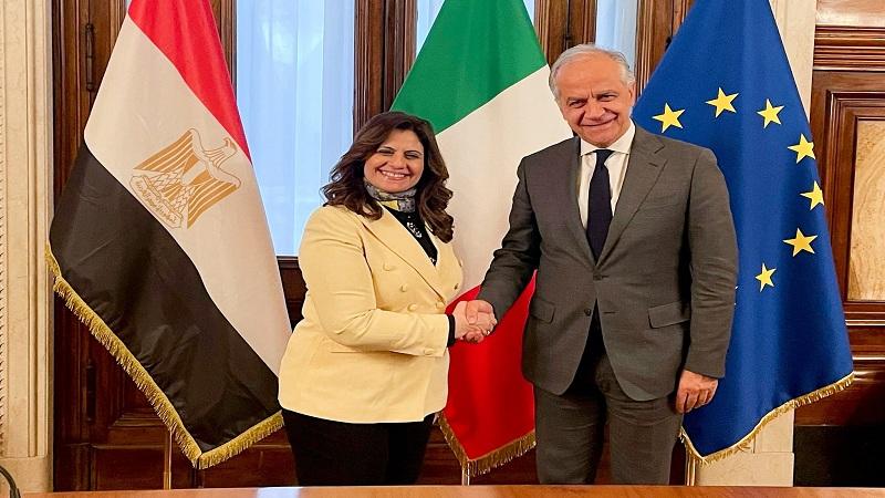 وزيرة الهجرة- وزير الداخلية الإيطالي