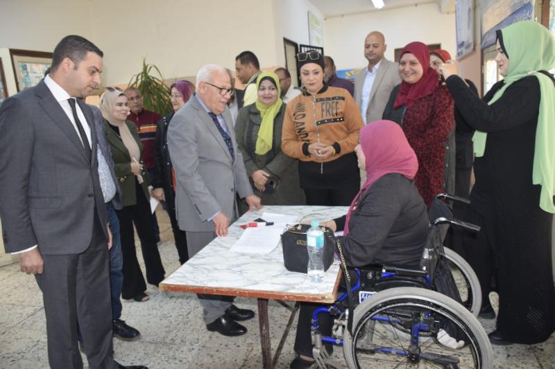 محافظ بورسعيد يتفقد استعداد وجاهزية لجان الانتخابات الرئاسية