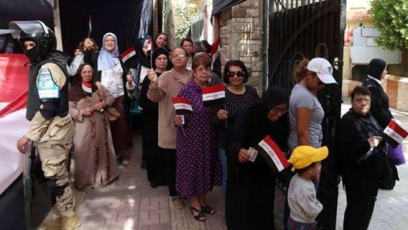 استمرار توافد المصريين على صناديق الاقتراع للإدلاء بأصواتهم في الانتخابات الرئاسية