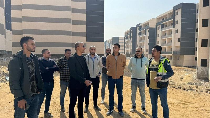 وزير الإسكان يتابع تقدم أعمال ”سكن لكل المصريين” بالقاهرة الجديدة