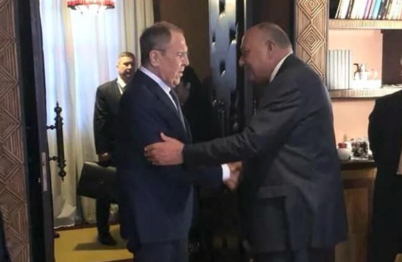 وزير الخارجية يؤكد اهتمام مصر باستمرار توافد السياحة الروسية
