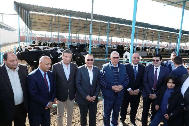 وزير الزراعة يدشن مبادرة ”احلم” لتمويل رؤوس الأبقار الحلوب بالشرقية