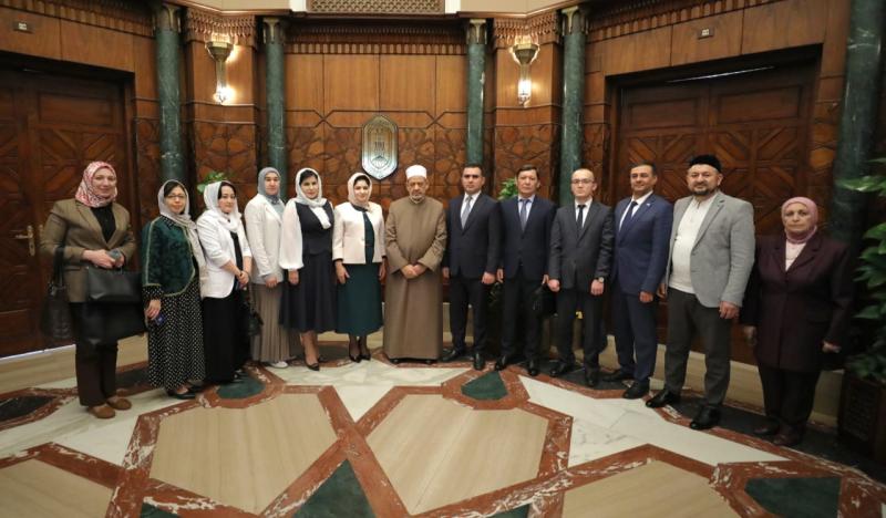 الامام الاكبر يستقبل وفدًاأوزباكستانيًّا لمناقشة قضايا المرأة والأسرة في الاسلام