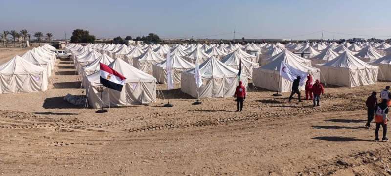 مسئول الاستجابة بالهلال الأحمر المصري: بناء مخيم للنازحين بغزة لاستيعاب 7 آلاف مواطن