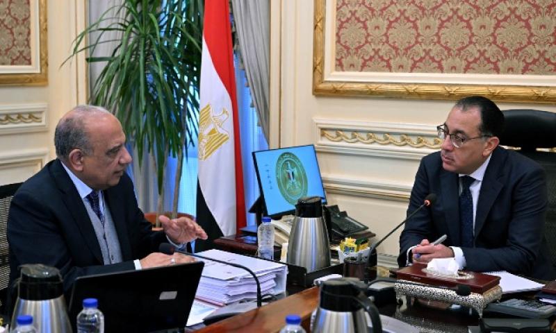 وزير قطاع الأعمال العام: الدولة حريصة على تطوير منظومة القطن المصري واستعادة عرشه عالميًا