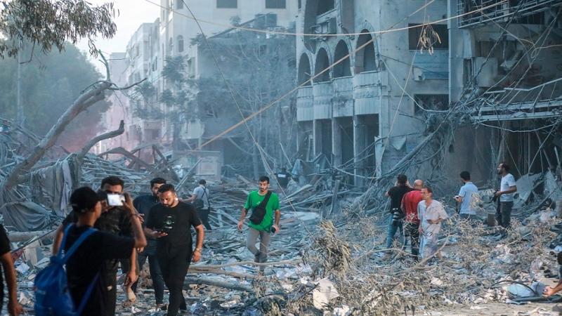 باحث بالجامعة الأمريكية: الاحتلال يفرغ غزة ويقتل أكبر عدد من السكان