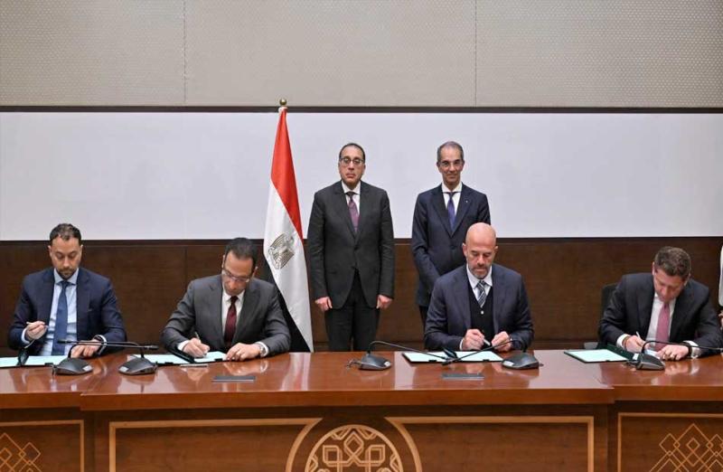 رئيس الوزراء يشهد توقيع مذكرة تفاهم بشأن تطوير وبناء وامتلاك مركز للبيانات الخضراء في مصر