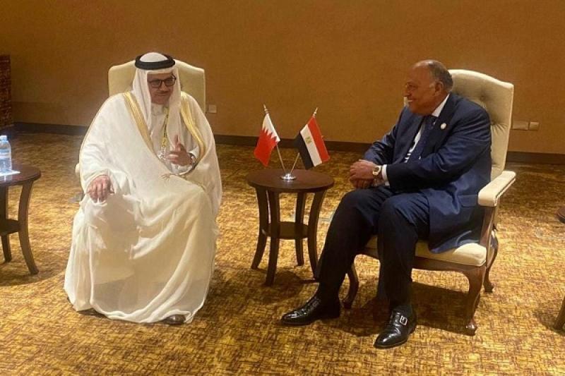 وزير الخارجية يعقد اجتماعا ثنائيا مع نظيره البحريني 