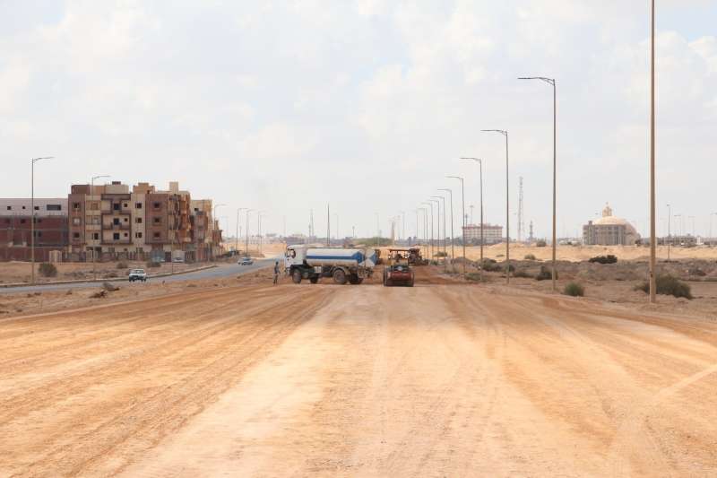 رئيس جهاز السادات يتفقد أعمال مشروعات الطرق بالمدينة