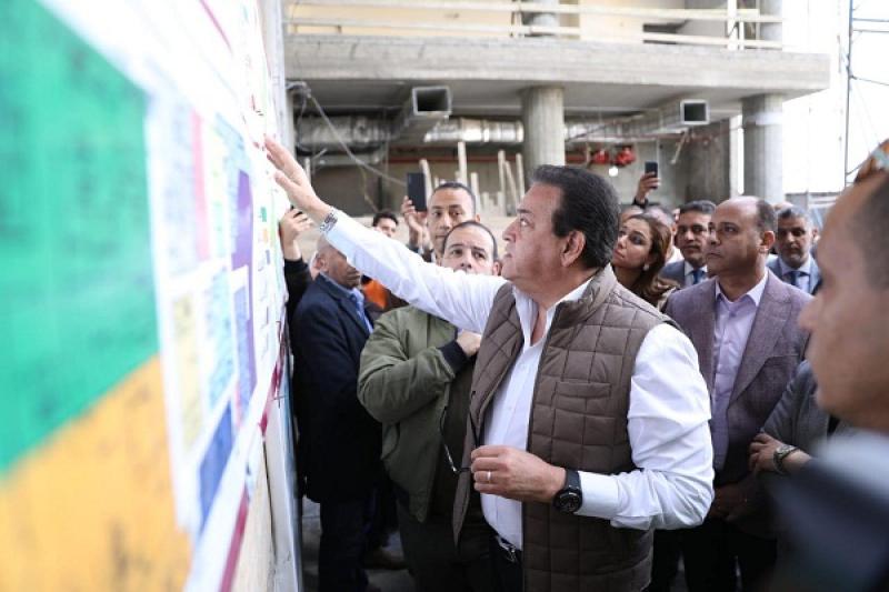 وزير الصحة يتفقد مشروع استكمال إنشاء مستشفى بدر المركزي