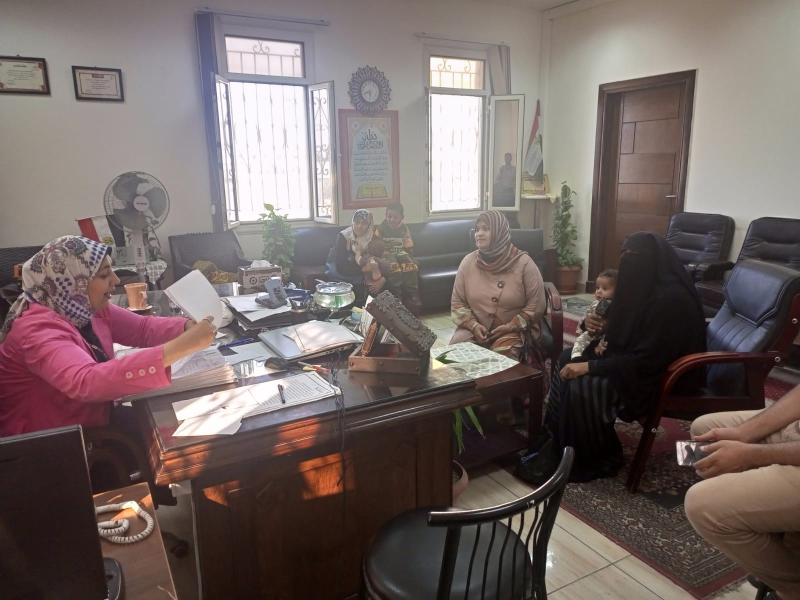 محافظ الإسكندرية يتلقى تقريرا عن أبرز أعمال إدارة خدمة المواطنين