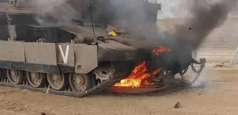  تدمر مركبتين عسكريتين للاحتلال 