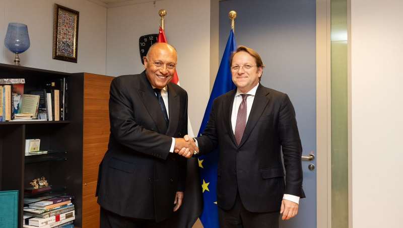 شكري يعرب عن تطلع مصر إلى دعم الاتحاد الأوروبي لمؤتمر الاستثمار