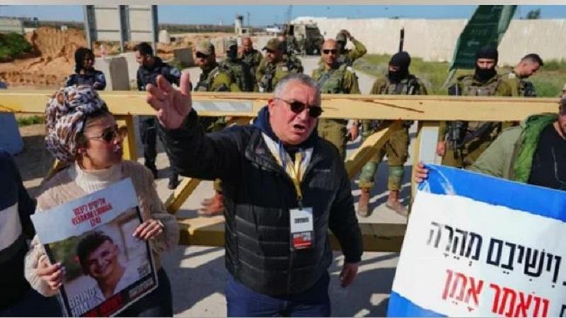 عاجلI مستوطنون إسرائيليون يغلقون معبر ”كرم أبو سالم”