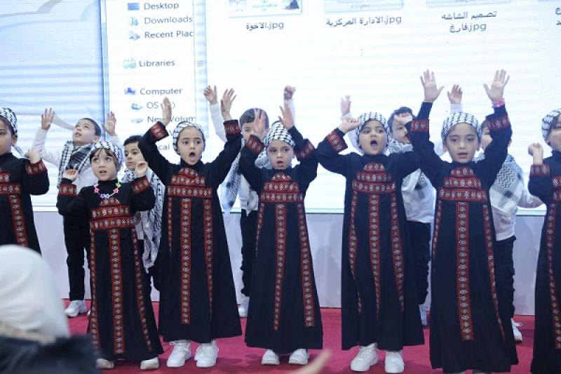 طلاب الأزهر يدعمون القضية الفلسطينية بالعروض الفنية في معرض الكتاب