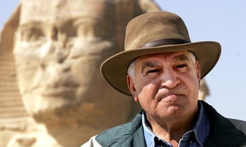 زاهي حواس ينظم ندوة تحت عنوان «استرداد الآثار المصرية» بمعرض الكتاب غدا