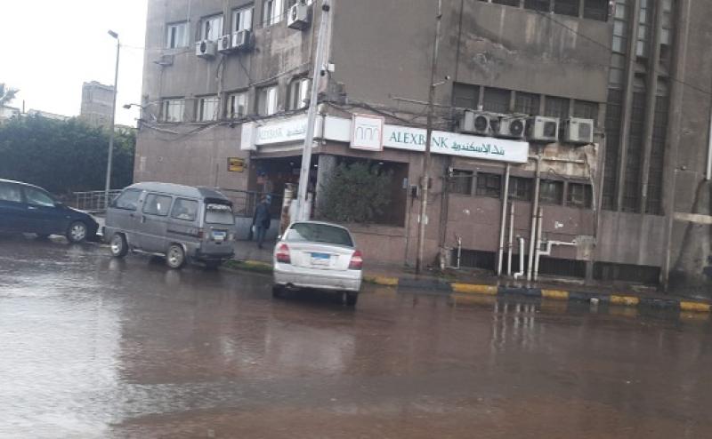«صرف إسكندرية»: أمطار متوسطة إلى غزيرة و180 سيارة ومعدة للتعامل معها