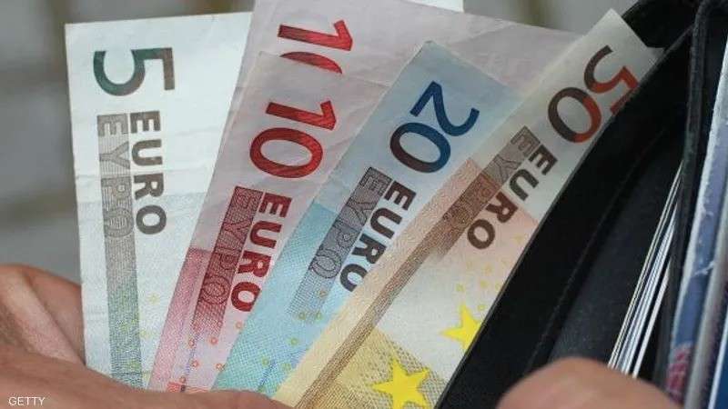 سعر اليورو الأوروبي يتخطى الـ 77 جنيه في السوق الموازية اليوم