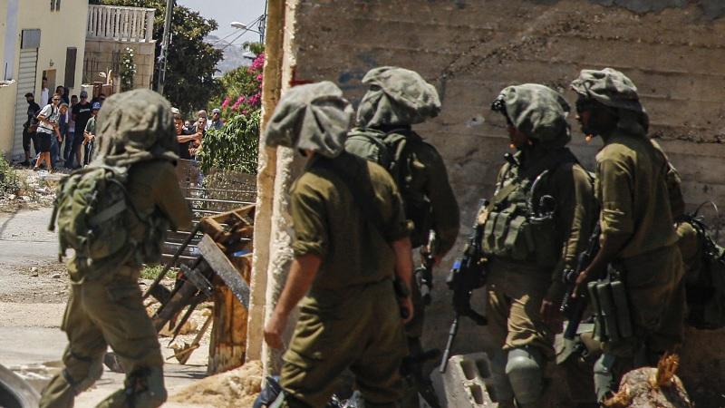 الاحتلال الإسرائيلي يقتحم مقرات الهلال الأحمر بخان يونس