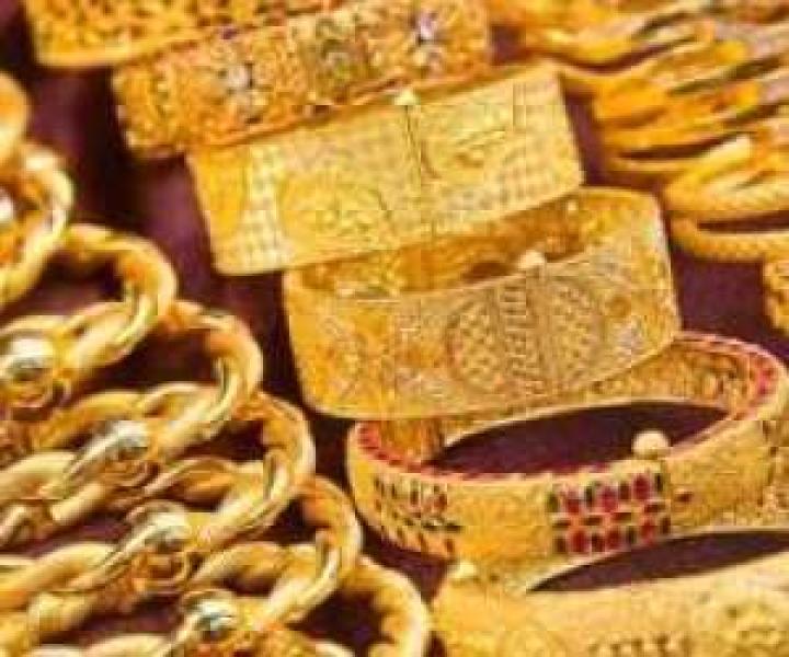” آي صاغة”: فوضى في سوق الذهب.. بعض التجار تبيع الجرام بـ 5000 جنيه