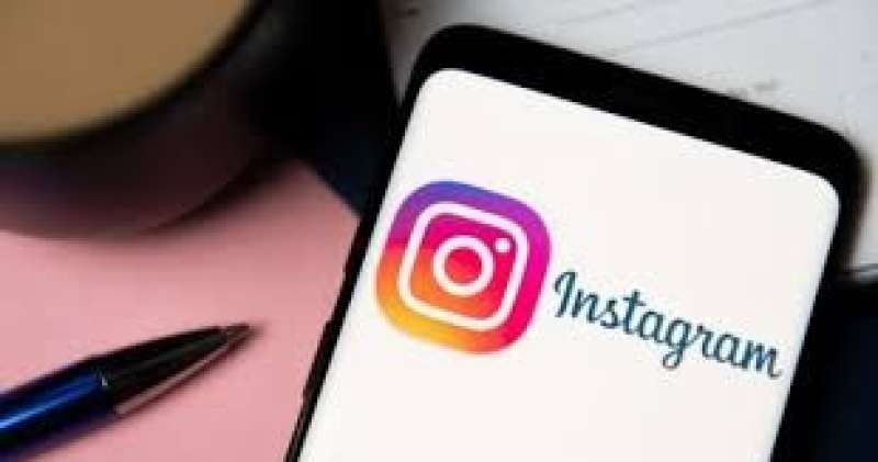 ربة منزل تعذب طفليها خلال مقطع فيديو بالسويس والأمن يضبطها وزوجها