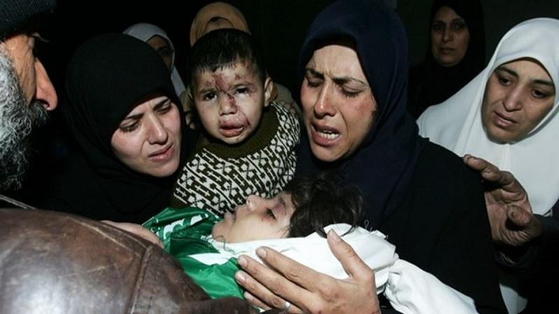 شهيدة وجرحى إثر قصف إسرائيلي لمنزلين وسط غزة