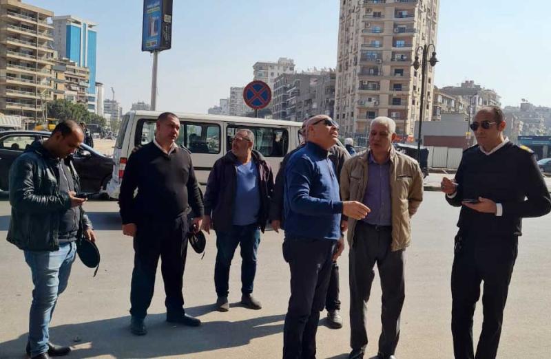 نائب محافظ القاهرة يتفقد موقف السيارات الجديد بمنطقة الألف مسكن