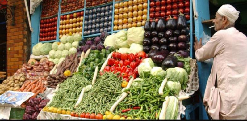أسعار الخضراوات والفاكهة اليوم الأربعاء بالأسواق