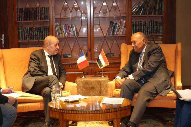 وزير الخارجية يؤكد لـ ”لودريان” ضرورة الحفاظ على الإطار الدستوري للبنان
