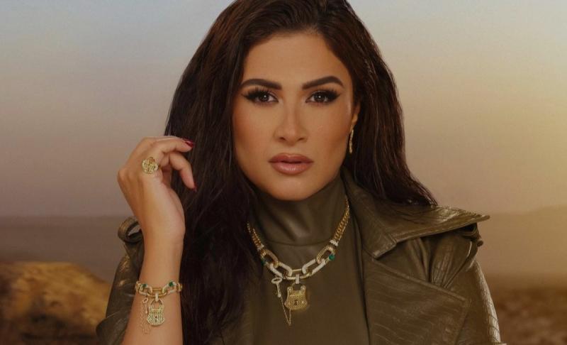 الفنانة ياسمين عبد العزيز 