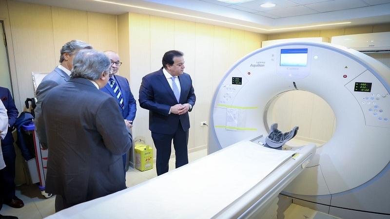 وزير الصحة يتفقد مستشفى إمبابة العام