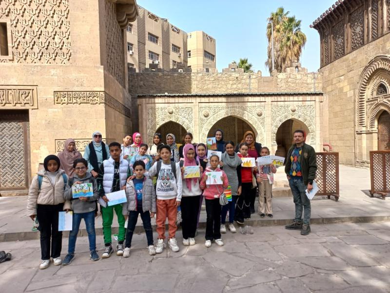 أطفال أتوبيس الفن الجميل في زيارة لقصر محمد علي بالمنيل.. «صور»
