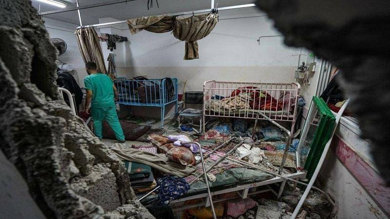جيش الاحتلال الإسرائيلي يقصف مستشفى الأمل في خان يونس