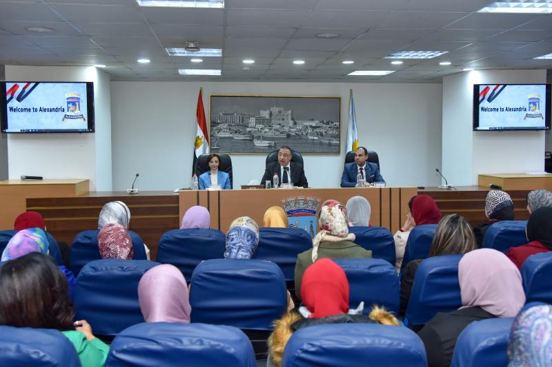 محافظ الإسكندرية يشهد ختام الدفعة الثانية من برنامج ”المرأة تقود”