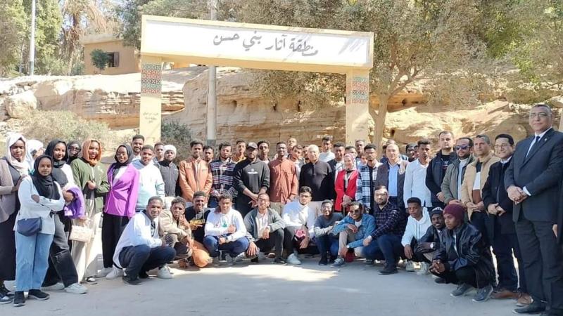 رحلة ترفيهية لطلاب جامعة المنيا الوافدين لمقابر بني حسن