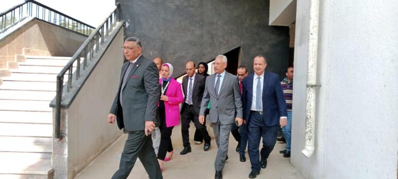 رئيس جامعة المنيا يتابع استعدادات كلية الطب لاستقبال لجان المراجعة من هيئة «ضمان الجودة»