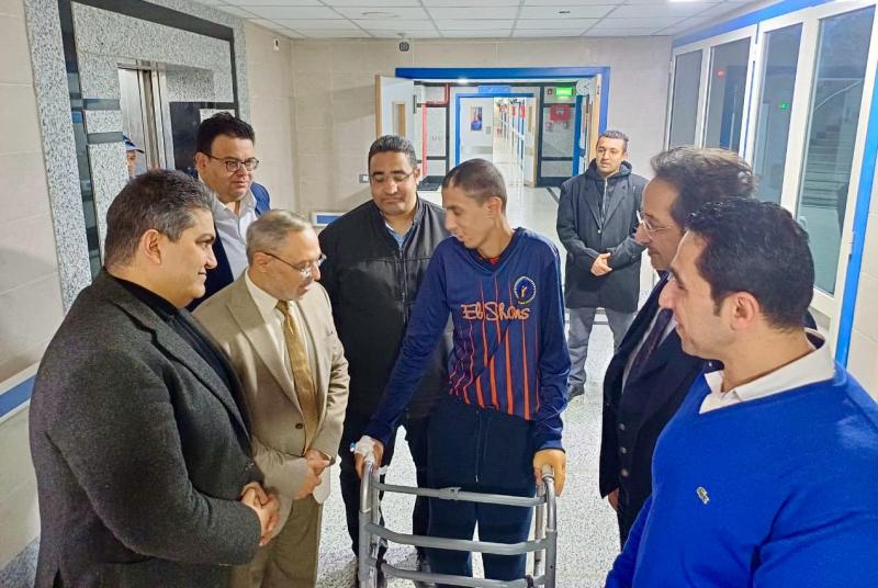 رئيس جامعة طنطا يزور مصابي غزة في المستشفيات الجامعية