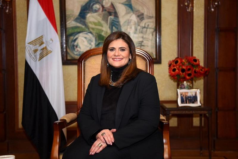 وزيرة الهجرة تترأس لجنة المقابلات الشخصية لشغل مناصب قيادية بالوزارة