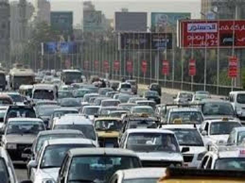كثافات مرورية بمحاور وميادين القاهرة والجيزة