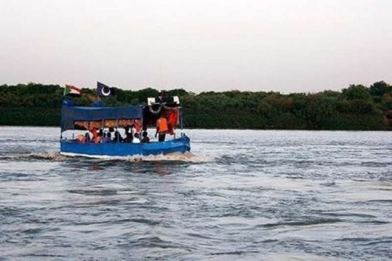 غرق مركب عمال في نهر النيل.. بالجيزة