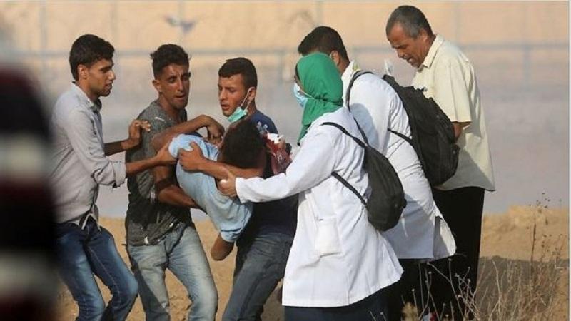 الطواقم الطبية بغزة تسعف الجرحي