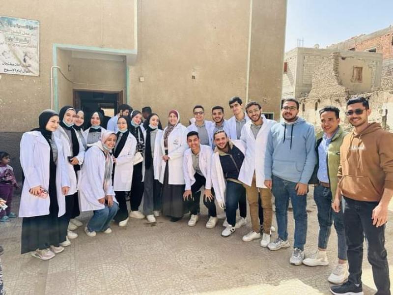 جامعة المنيا تطلق قافلة طبية توعية شاملة لأهالي قرية شم القبلية