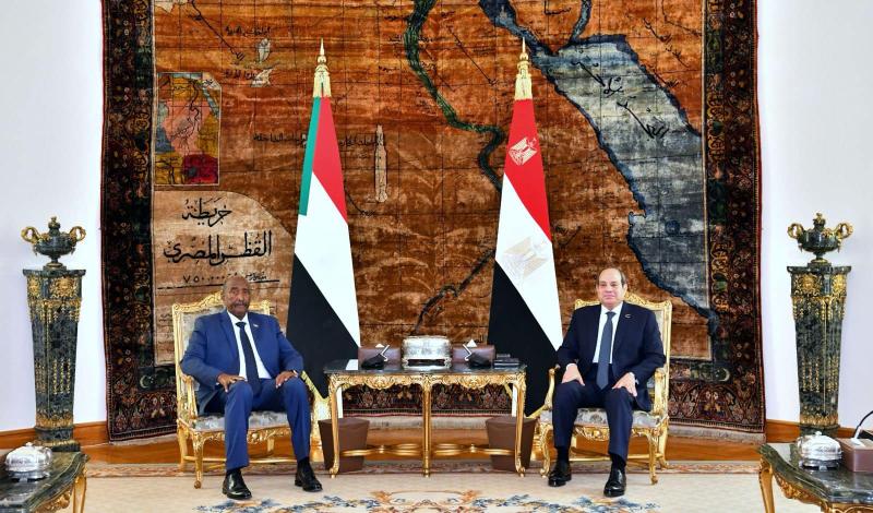 متحدث الرئاسة يوضج تفاصيل مباحثات الرئيس السيسي والبرهان لحل الأزمة السودانية
