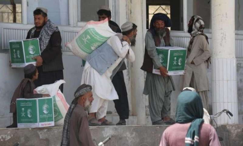 مركز الملك سلمان للإغاثة يوزع سلال غذائية في أقاليم خيبر بختون خوا وبلوشستان والسند في جمهورية باكستان