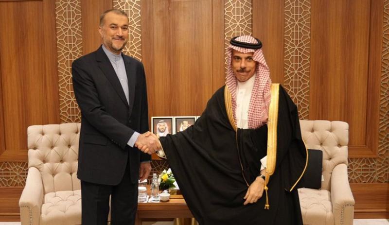 وزير الخارجية السعودي يلتقي نظيره الإيراني في مدينة جدة
