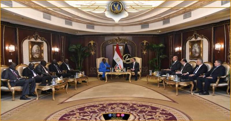 وزير الداخلية يستقبل نظيره بدولة حنوب السودان لبحث سبل التعاون